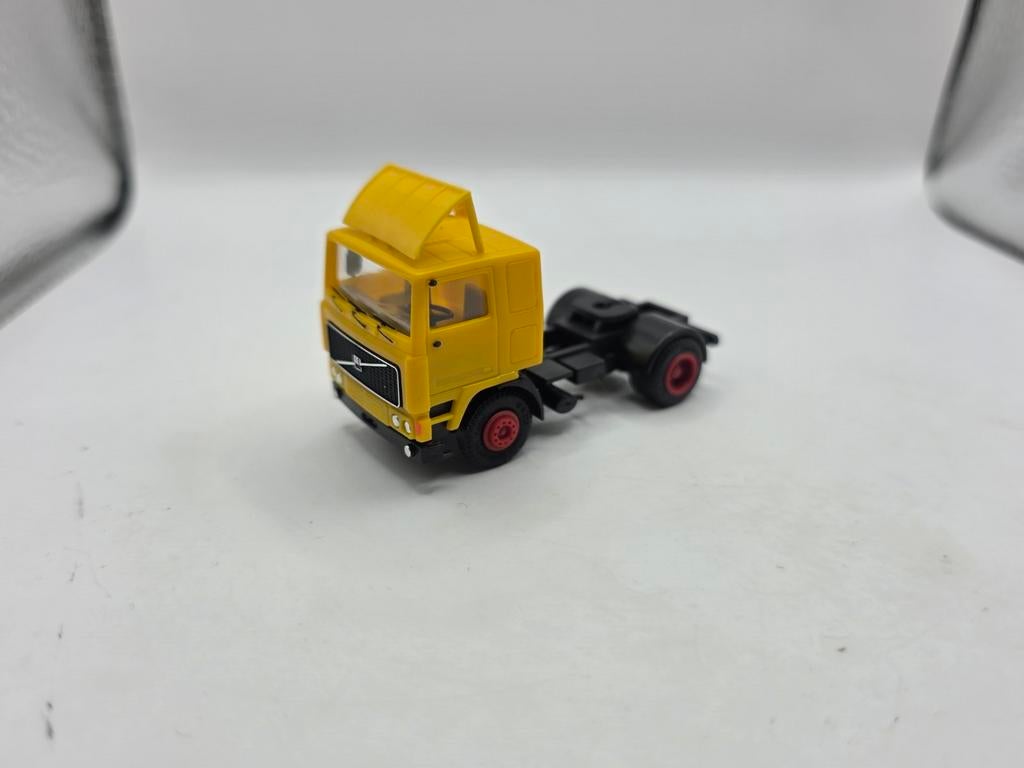 Volvo f10, Ophalen of Verzenden, Zo goed als nieuw, Bus of Vrachtwagen, Herpa