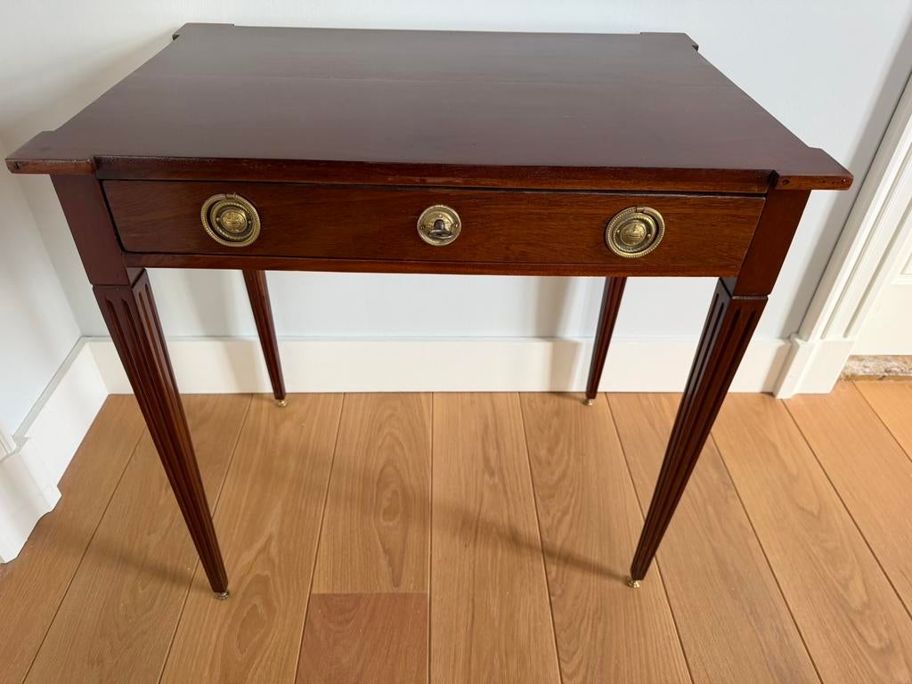 Antieke mahonie schrijftafel Lodewijk XVI, Ophalen, 50 tot 100 cm, Zo goed als nieuw, 25 tot 50 cm