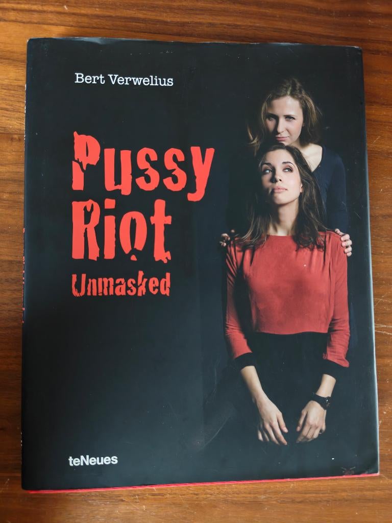Bert Verwelius - Pussy Riot Unmasked, Boeken, Ophalen of Verzenden, Zo goed als nieuw, Fotografen