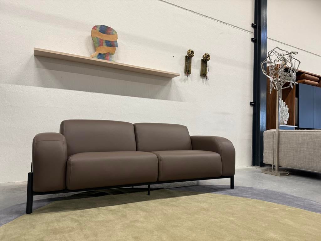 Nieuw Harvink de Baai Bank 2,5 Zits Bruin leer Design 214, Harvink, Ophalen of Verzenden, Leolux Gelderland Jori Spectrum Design on Stock Eyye Montis
