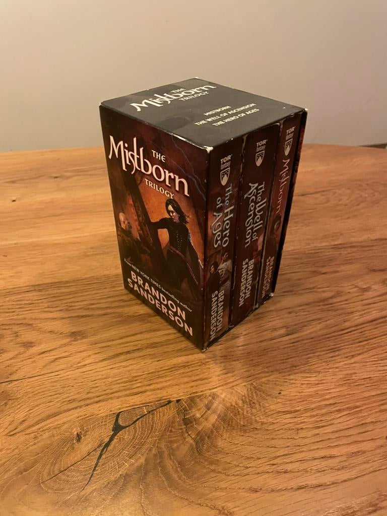 Brandon Sanderson Mistborn trilogie engels, Ophalen of Verzenden, Gelezen