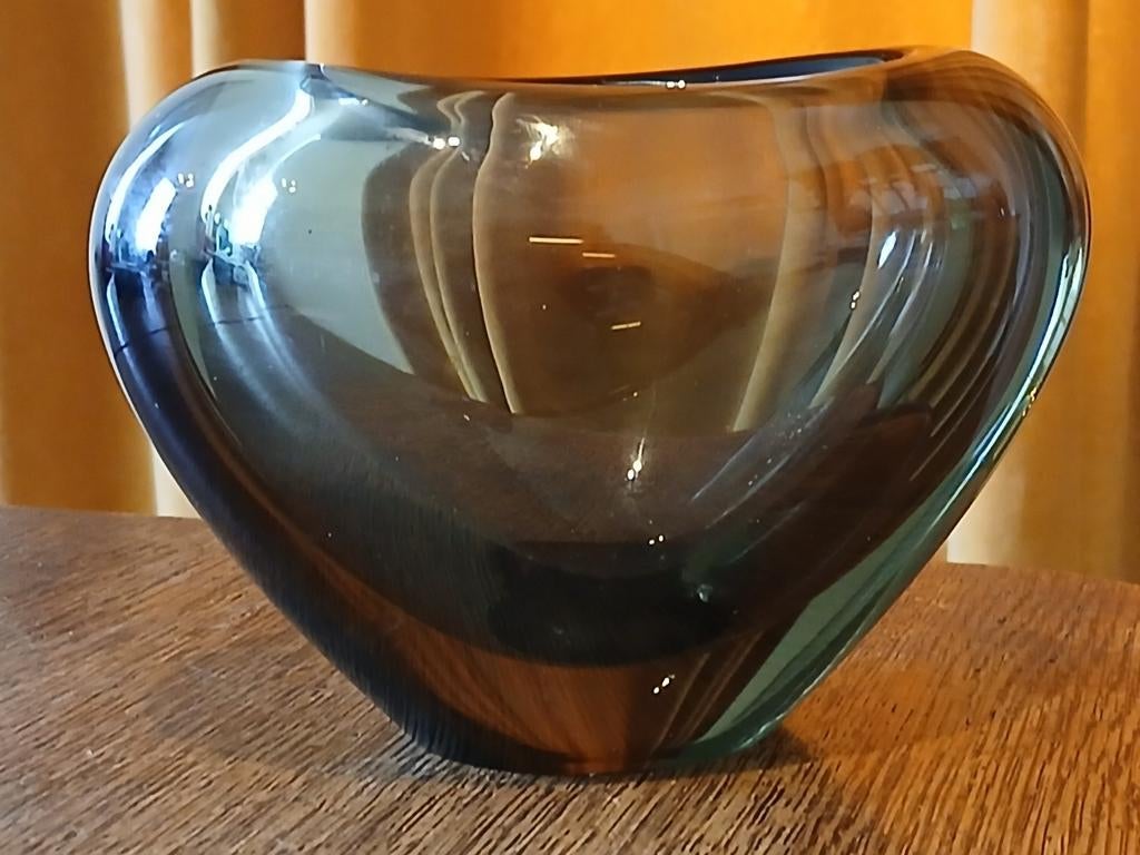 HOLMEGAARD VAAS HARTVORMIG. GESIGNEERD..., Ophalen of Verzenden