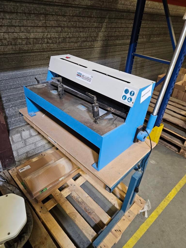 Hbm platen snij machine, Ophalen