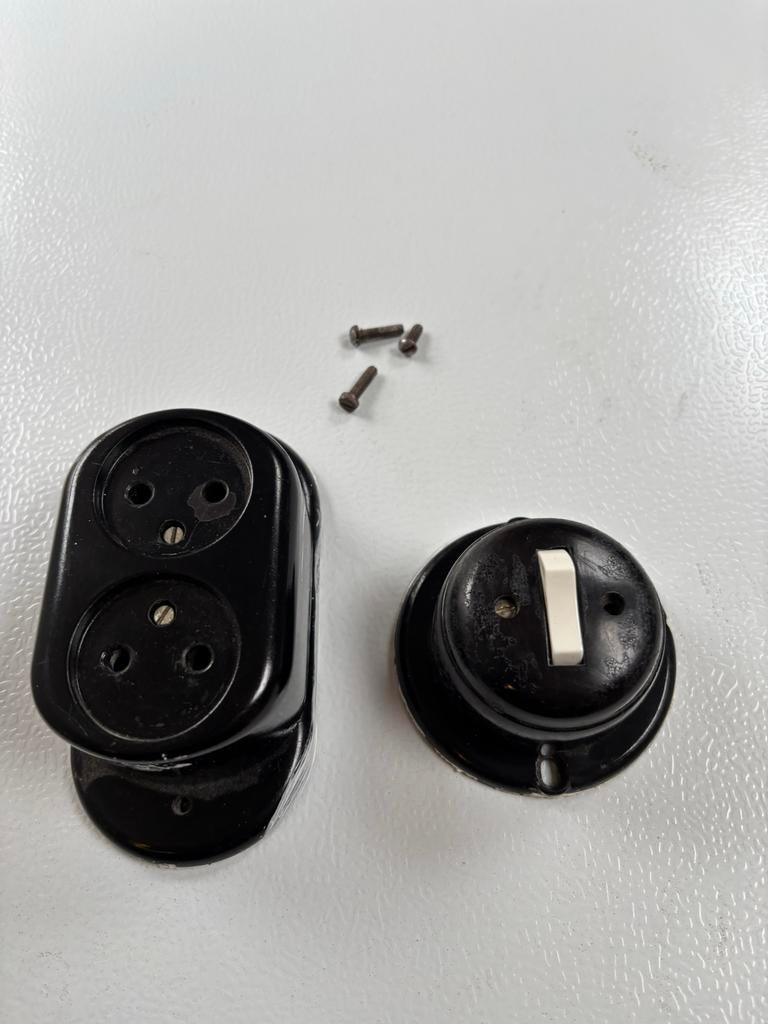 Vintage bakeliet stopcontact en schakelaar, Ophalen of Verzenden