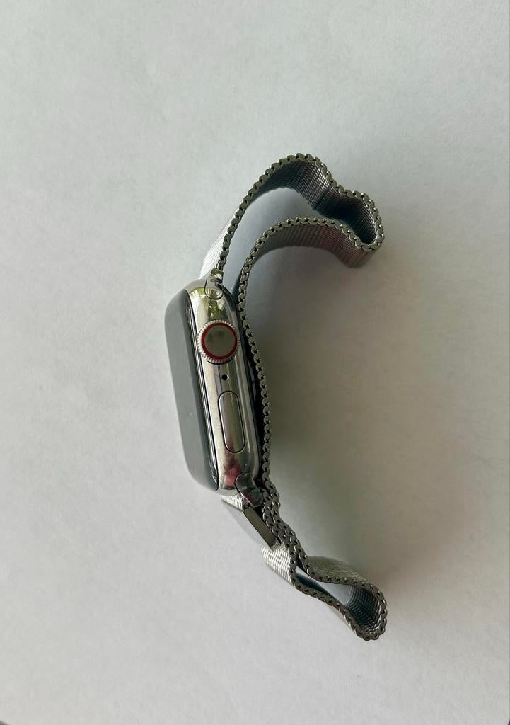 Apple Watch 4/40 mm Titanium Zo goed als nieuw, Ophalen of Verzenden, Zo goed als nieuw, Zilver, IOS