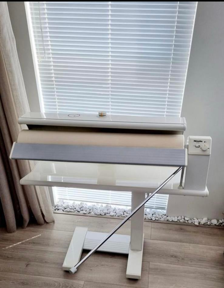 Miele strijkmachine Mangel Strijkrol in zeer goede staat, Ophalen of Verzenden, Zo goed als nieuw