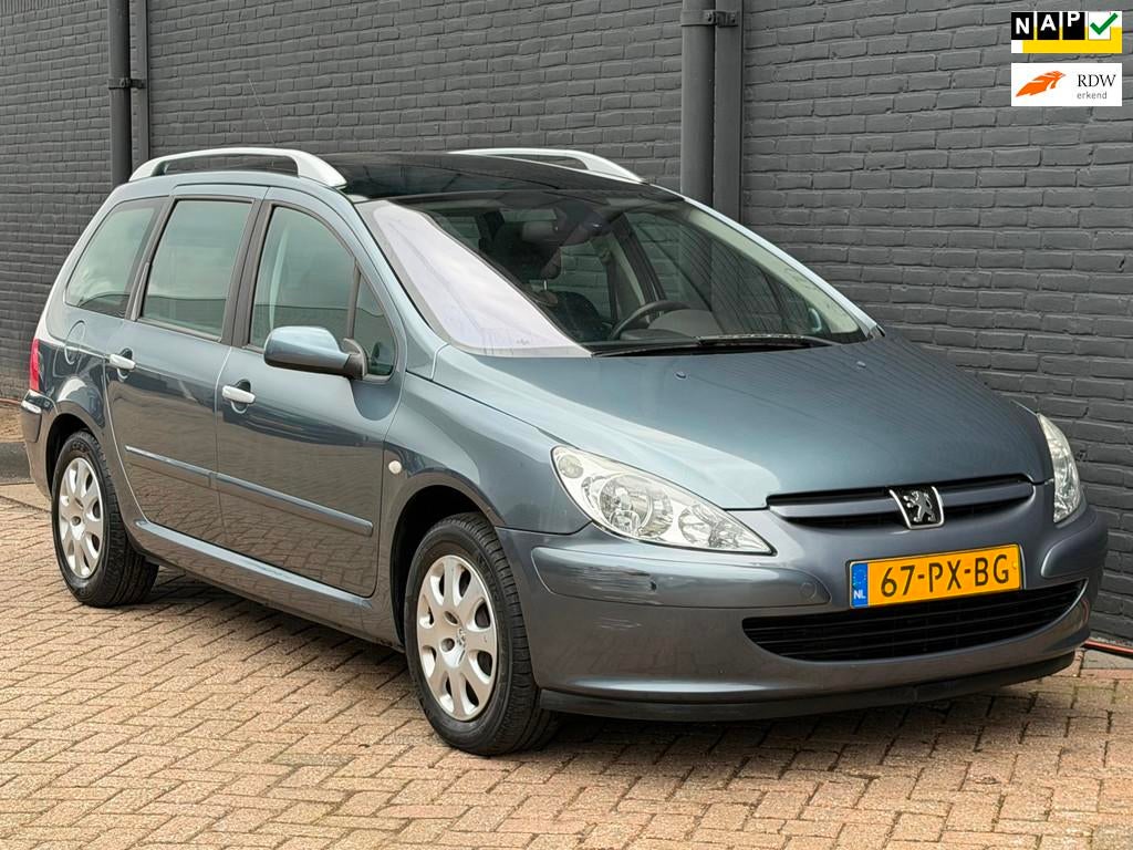 Peugeot 307 SW 1.6 16V Premium CLIMA CRUISE PANO TREKHAAK, Auto's, Peugeot, Stof, Gebruikt, Zwart, 4 cilinders