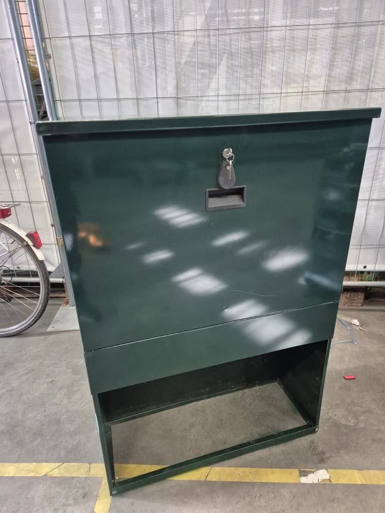 Staka kast rvs. 80 cm breed  30 cm diep 120 cm hoog, Ophalen of Verzenden