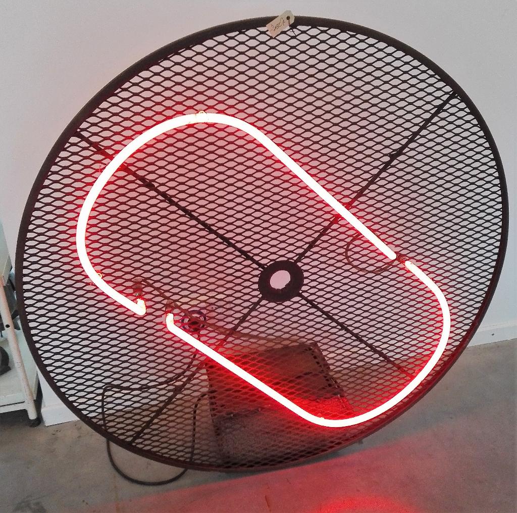 object met neon, Ophalen