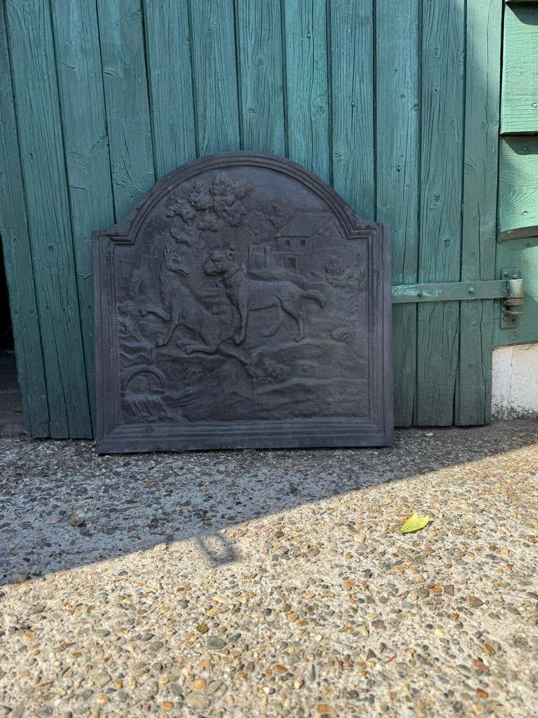 Oude gietijzeren haardplaat met jachttafereel, Ophalen of Verzenden, Gebruikt, Vrijstaande haard, Overige soorten