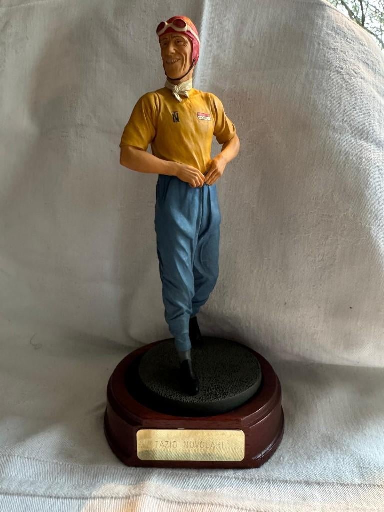 hand beschilderde hars-sculptuur Tazio Nuvolari, Ophalen of Verzenden, Zo goed als nieuw, Formule 1