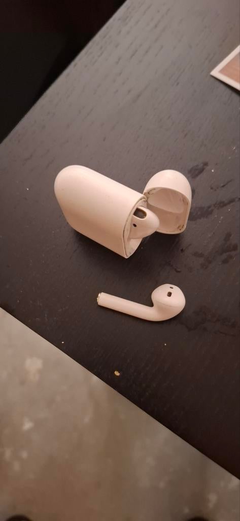 Apple AirPods 2e generatie wit, Ophalen of Verzenden, Zo goed als nieuw, Overige merken, Draadloos