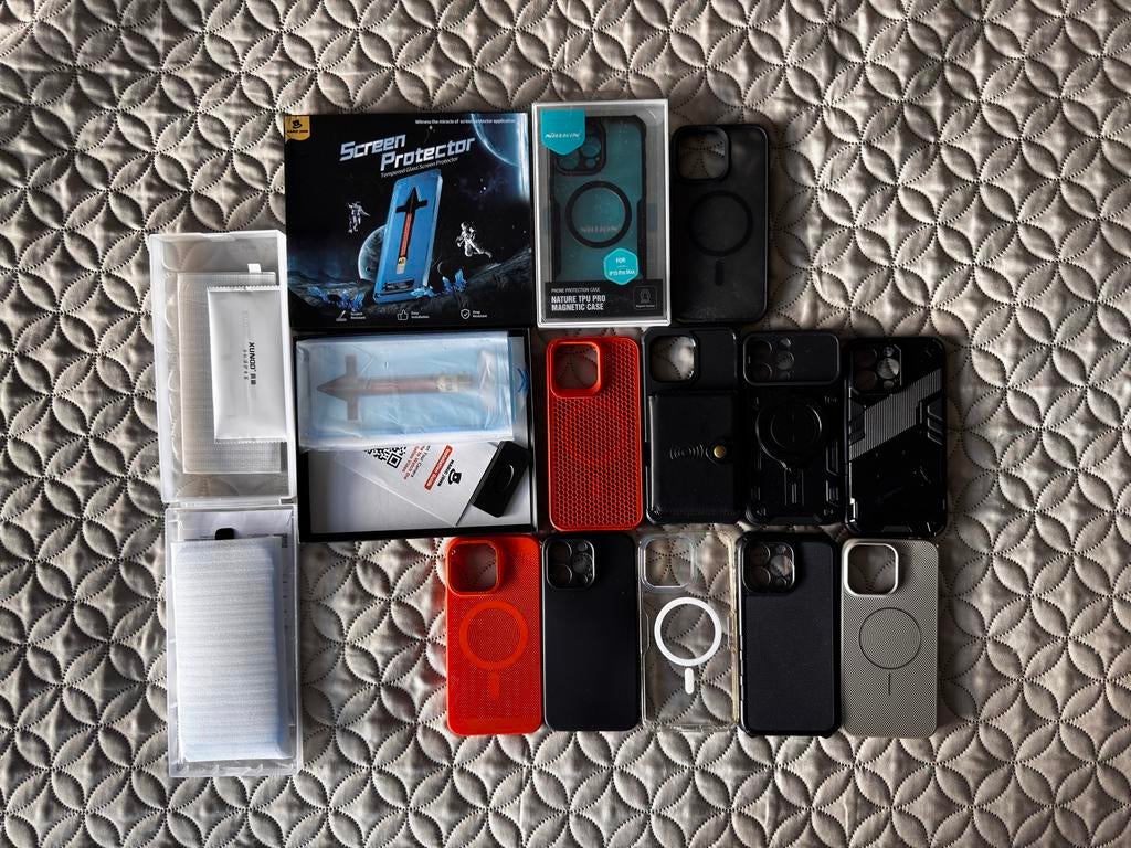 11x iPhone 15 Pro Max hoesjes + 3 screen protectors, Ophalen of Verzenden, Zo goed als nieuw, Hoesje of Tasje