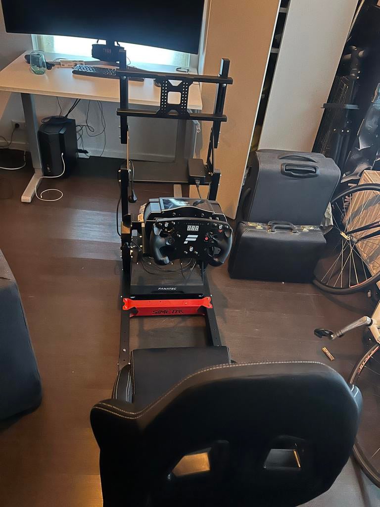 Simetik K2 sim rig met Fanatec toebehoren en Sparco stoel, Ophalen, Zo goed als nieuw