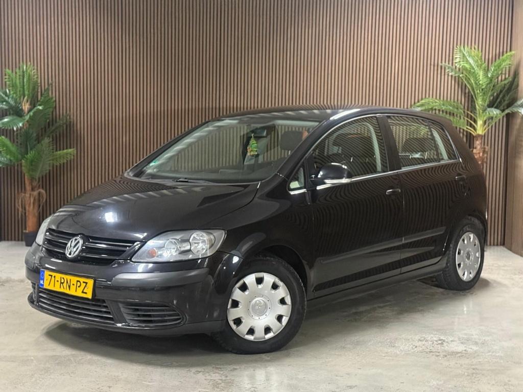 Volkswagen Golf Plus 1.6 FSI Turijn (bj 2005, automaat), Gebruikt, 4 cilinders, Zwart, 115 pk