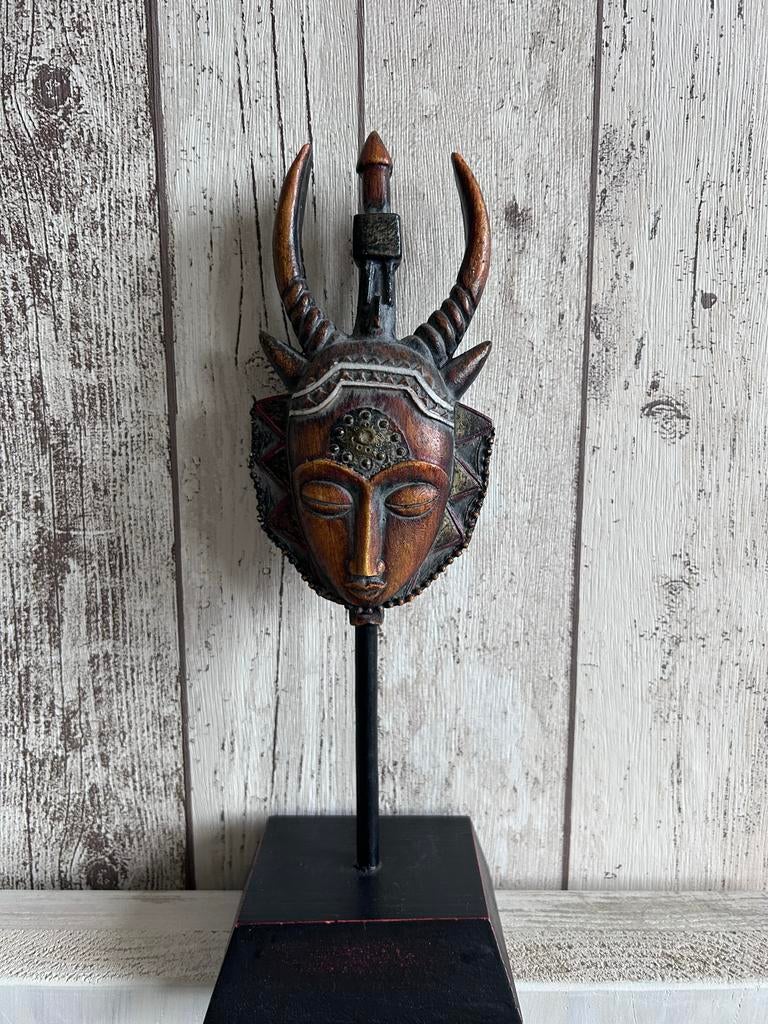 Decoratieve Afrikaans masker op standaard hout, Ophalen of Verzenden