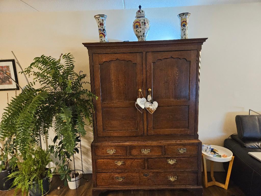 Antieke zware kast 1780-1795 bieden vanaf €50, Ophalen of Verzenden