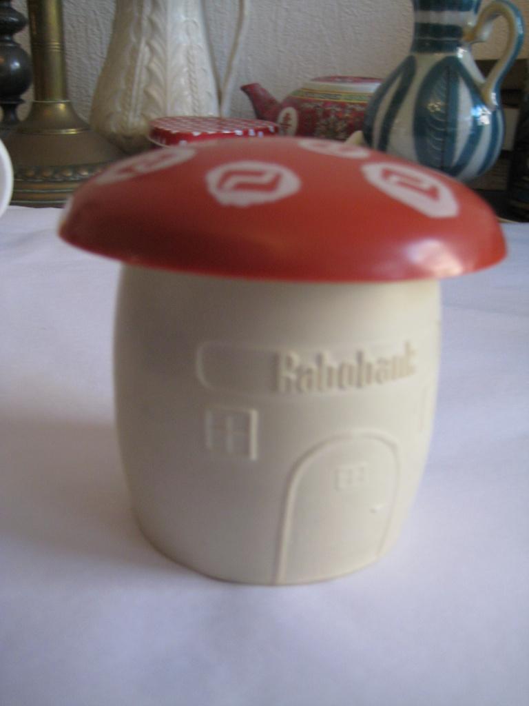 spaarpot spaarbank rabobank vorm paddestoel/huisje, Ophalen of Verzenden, Zo goed als nieuw, Kunststof, Object of Gebouw