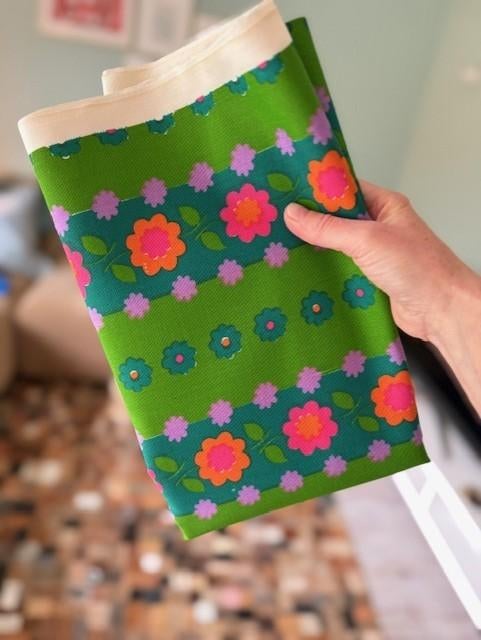 Stof groen roze lila bloemen jaren 70 stof vintage, Hobby en Vrije tijd, Stoffen en Lappen, 120 cm of meer, Nieuw, Ophalen of Verzenden