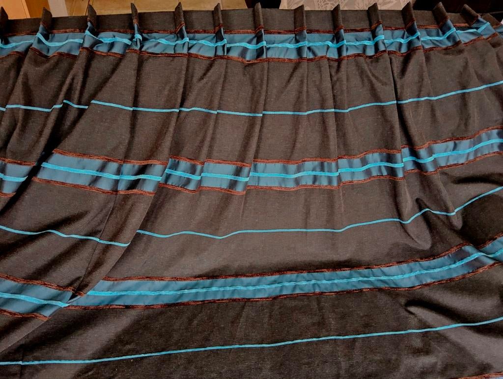 1 Breed gordijn van 234 cm hoog en 230 cm breed, Huis en Inrichting, Stoffering | Gordijnen en Lamellen, 200 cm of meer, Ophalen of Verzenden