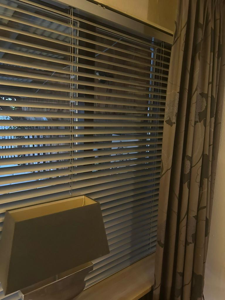 Luxaflex  breed325.   Hoog166, Ophalen of Verzenden, Zo goed als nieuw