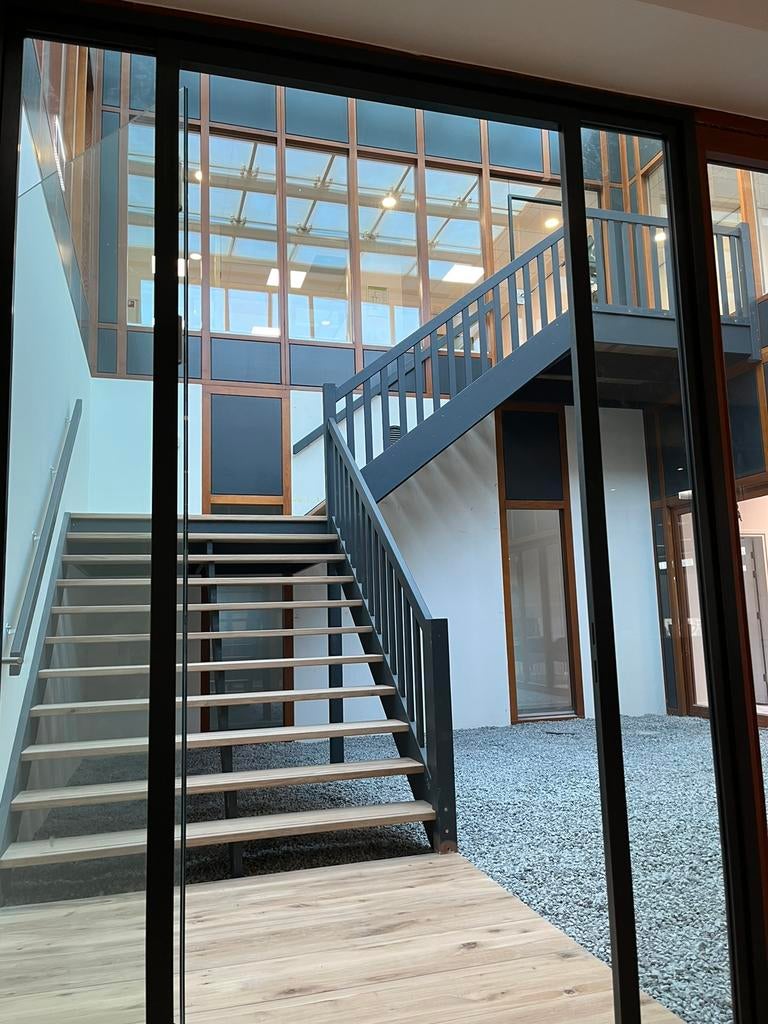 TRAPPENFIRMA (trappenfabriek, vaste houten trap op maat), Garantie, Timmerwerk of Zaagwerk