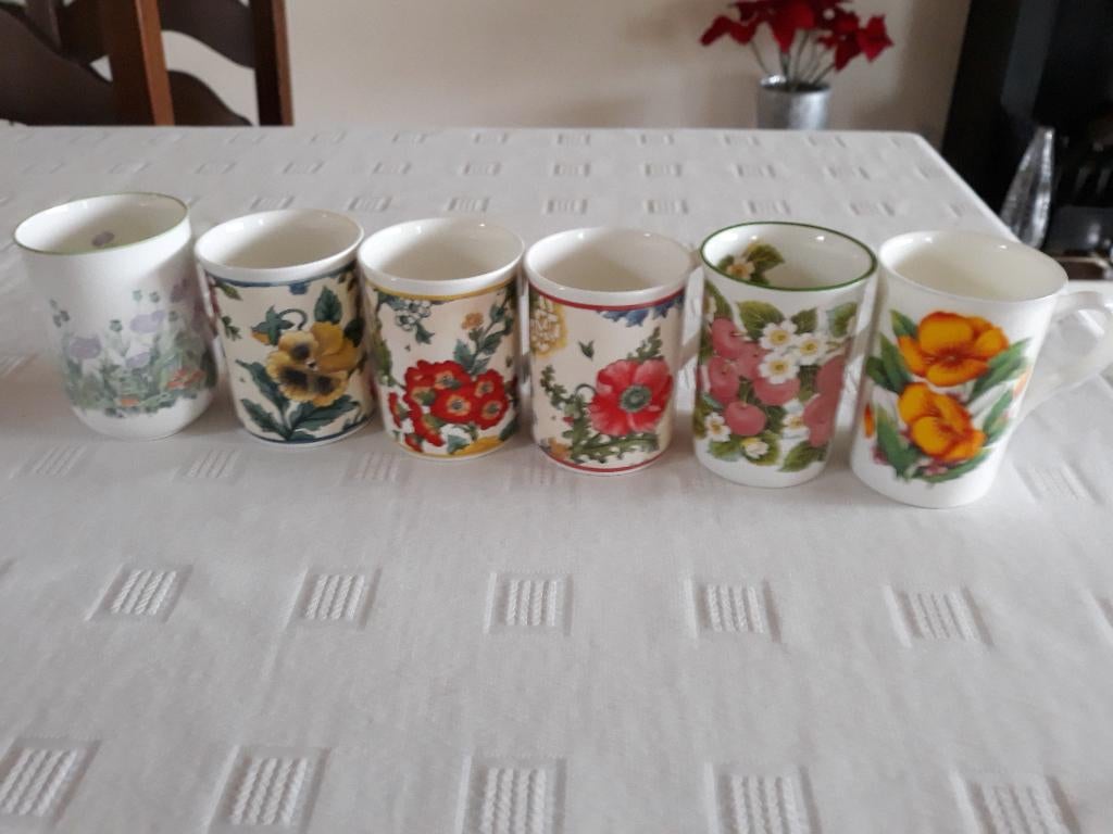 6 Engelse mokken porselein, Ophalen of Verzenden