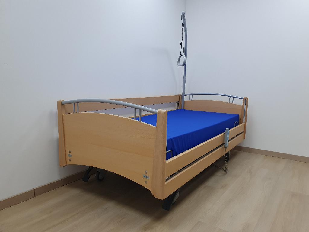 ziekenhuis bed - hoog-laag bed - Wissner Bosserhoff zorgbed, Verstelbaar, 90 cm, Verzenden, 210 cm