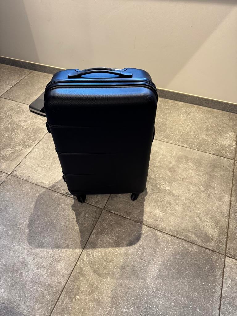 Koffer hema, Gebruikt, Hard kunststof, Ophalen of Verzenden, 35 tot 45 cm