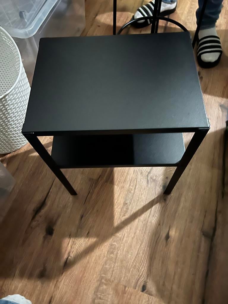 Twee IKEA Knarrevik nachtkastjes, Huis en Inrichting, Ophalen, Gebruikt, Minder dan 45 cm, Metaal of Aluminium