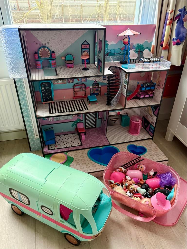 LOL Surprise Poppenhuis en Camper & Accessoires, Kinderen en Baby's, Speelgoed | Poppenhuizen, Ophalen, Gebruikt, Poppenhuis
