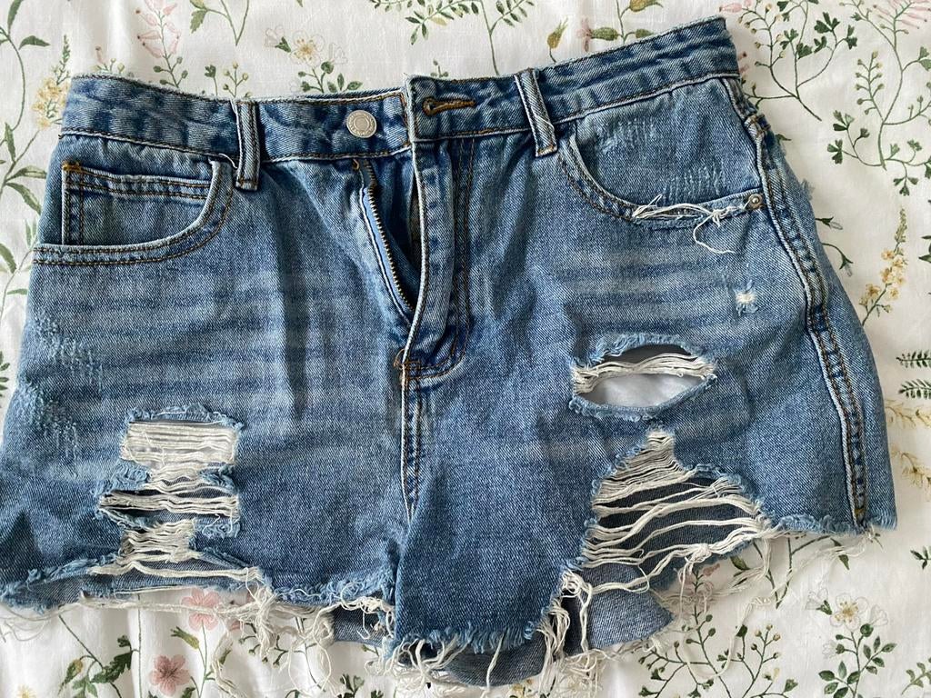 Short jean size M 38, Kleding | Dames, Overige Dameskleding, Ophalen of Verzenden, Zo goed als nieuw