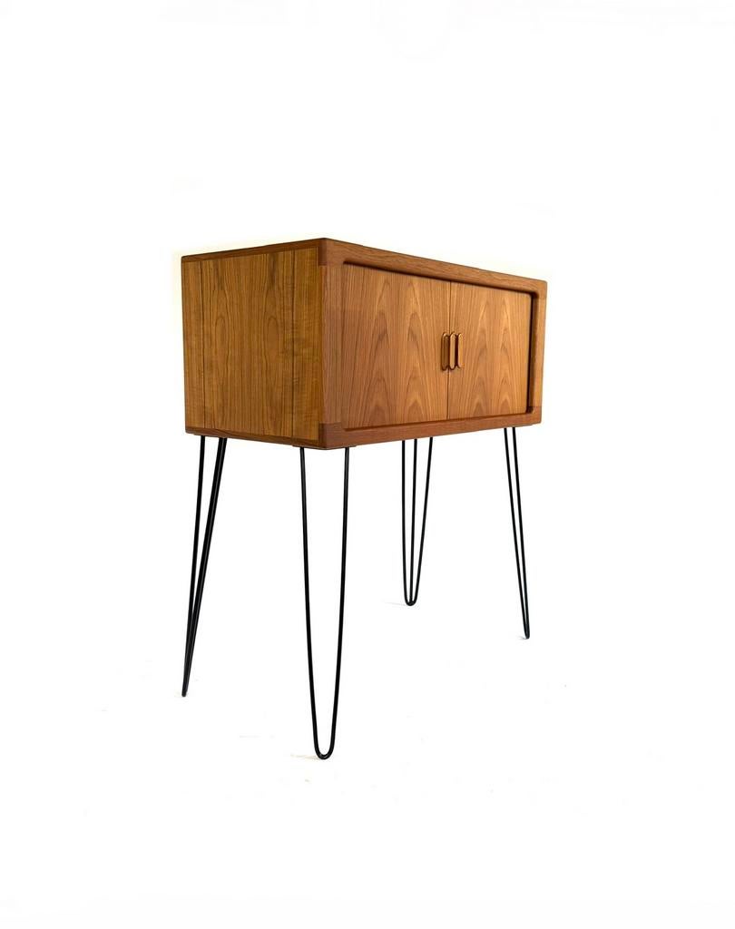 Vintage hairpin wandkast, Silkenborg Møbelfabrik ‘70, Met deur(en), Teakhout, Vintage retro buisframe design rotan webbing papercord deens