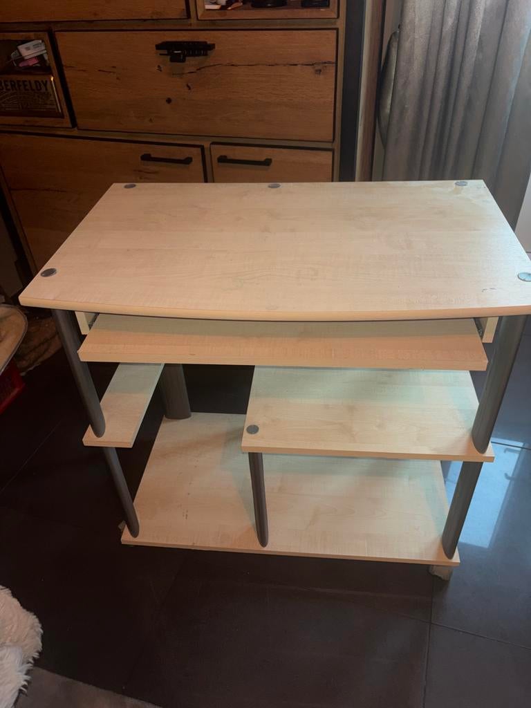 Bureau met uitschuiflade - Goede staat, Kunststof, 70 tot 120 cm, Ophalen of Verzenden, Zo goed als nieuw