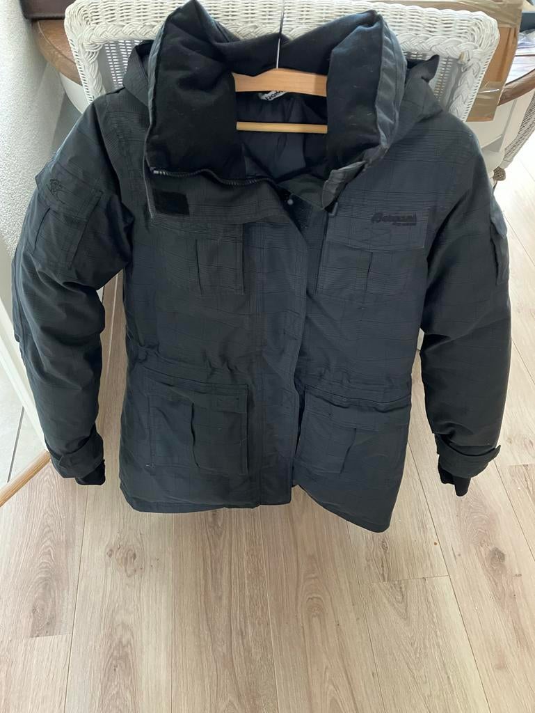 Bergans Lava Down Lady Parka - M - winter dons jas, Maat 38/40 (M), Zwart, Ophalen of Verzenden, Zo goed als nieuw