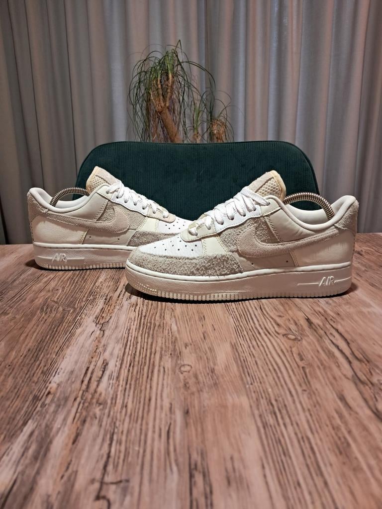 Nike Air Force 1 SE 'Patchwork - Coconut Milk' Size 38, Kleding | Dames, Schoenen, Gedragen, Sneakers of Gympen, Wit, Ophalen of Verzenden