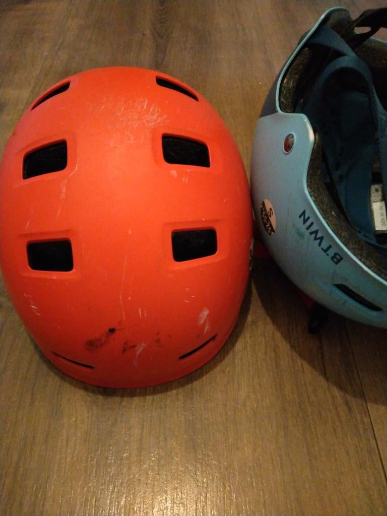 Btwin helm maat s, Fietsen en Brommers, Fietsaccessoires | Fietshelmen, S, Gebruikt, Ophalen of Verzenden, Jongen of Meisje