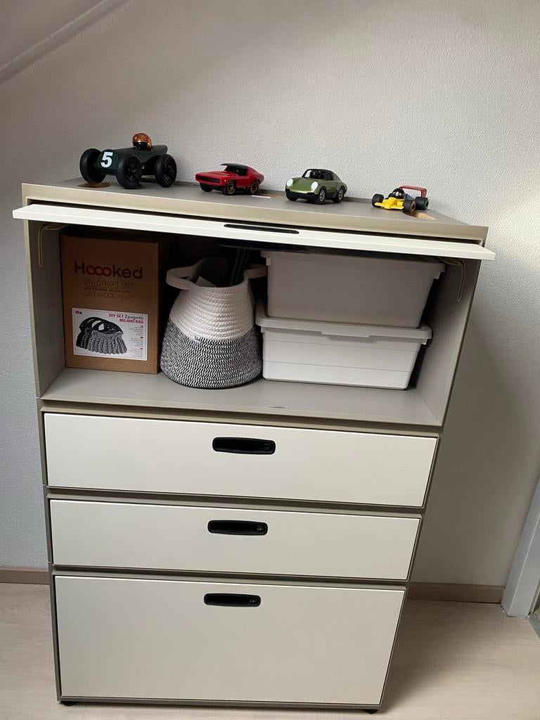 Vitra Ossa Modulaire Kast, Ophalen, Kunststof, Gebruikt, 50 tot 100 cm