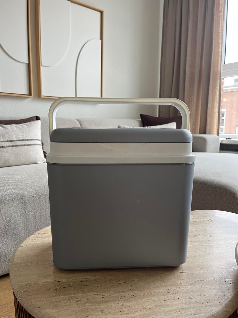 Grijze Koelbox - Ideaal voor Onderweg, Caravans en Kamperen, Koelboxen, Zo goed als nieuw, Koelbox, Koelelement, Ophalen of Verzenden