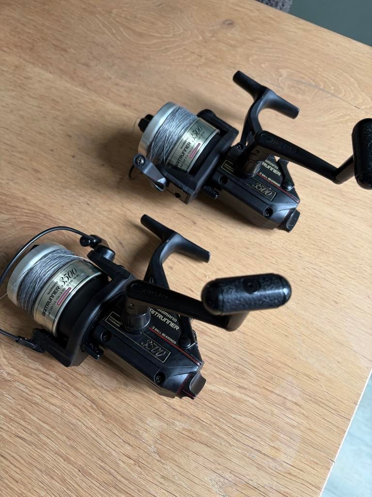 2 stuks Shimano Baitrunner 3500 Molen (€200), Ophalen, Gebruikt, Molen