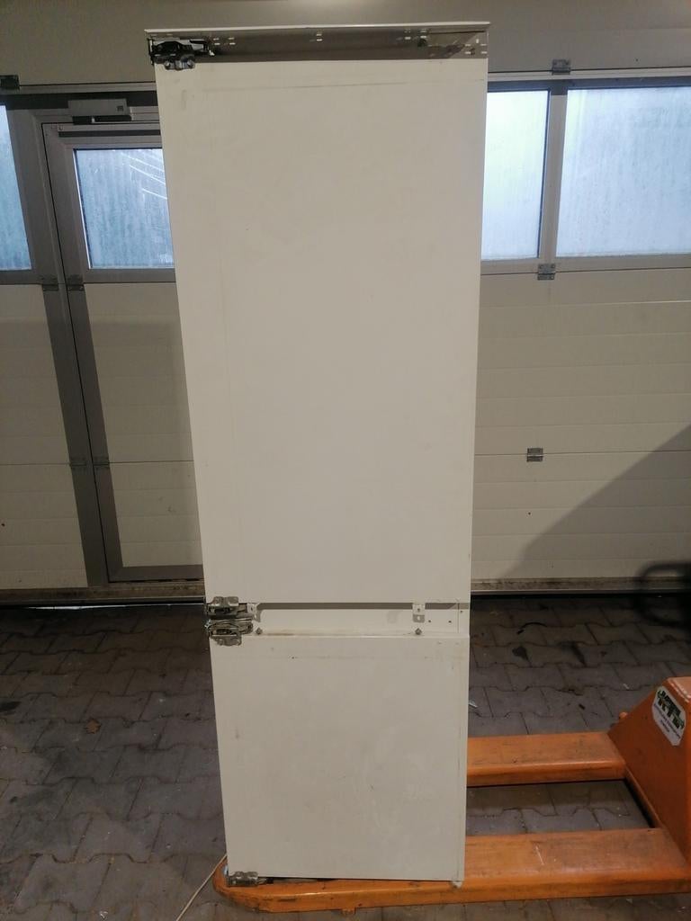 Koelkast met vriesvak, Gebruikt, 200 liter of meer, 60 cm of meer, Energieklasse A of zuiniger