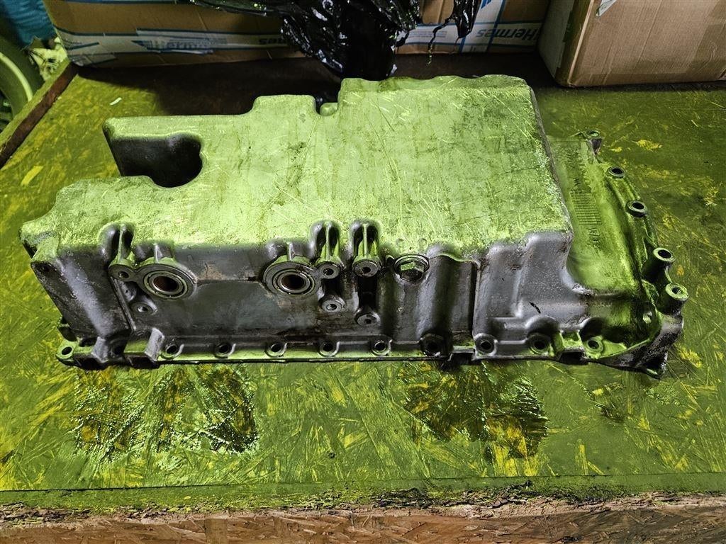 Volvo engine oil pan C30/C70/S40/V50, Auto-onderdelen, Ophalen of Verzenden, Gebruikt, Volvo