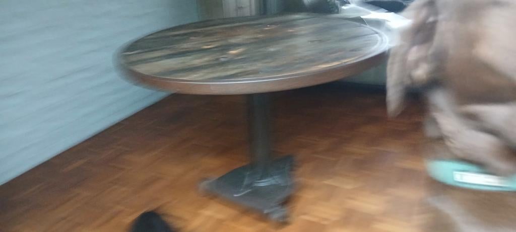 Industriële ronde tafel met tafelzeil, Ophalen