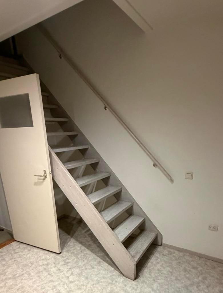 Massief houten trap 3500mm x 800mm, Doe-het-zelf en Verbouw, Ladders en Trappen, Ophalen, Zo goed als nieuw, Trap, 2 tot 4 meter