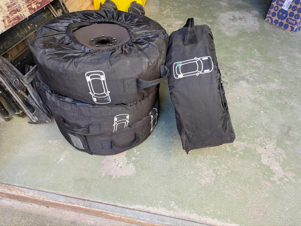 VW Polo Winterbanden op Velg - Set van 4, Ophalen, Gebruikt, Volkswagen