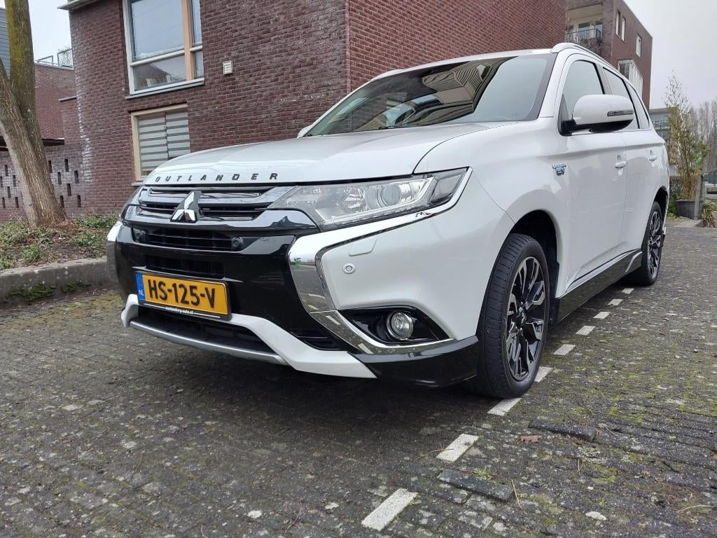 Mitsubishi Outlander 2015 PHEV Nieuw model, 1998 cc, Outlander, 4 cilinders, Wit