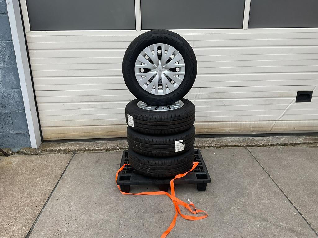 Nieuw. Toyota - Yaris.  Zomerset.  185 - 65 - 15., Ophalen, 15 inch, Banden en Velgen, Nieuw
