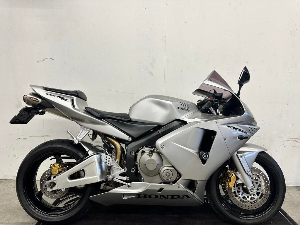 Honda CBR 600RR PC37 met Akrapovic