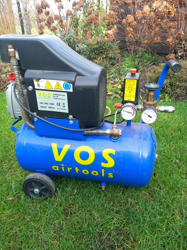 Te koop Compressor RODA, Doe-het-zelf en Verbouw, Compressors, Minder dan 25 liter, Ophalen, Zo goed als nieuw, Minder dan 200 liter/min