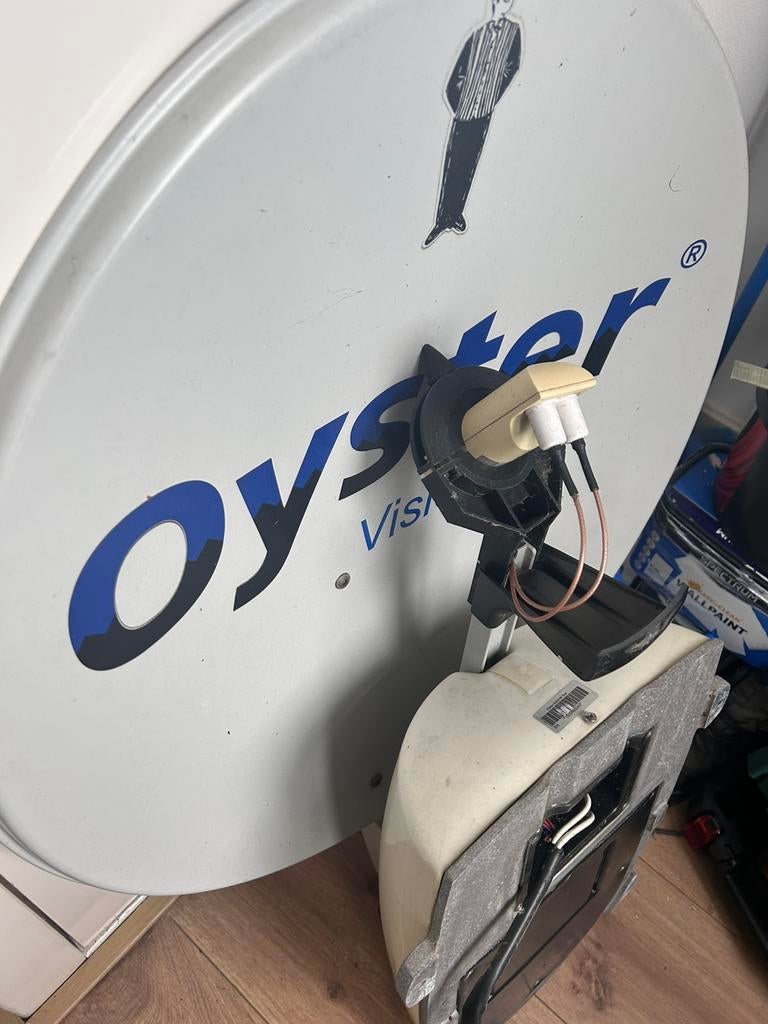 Caravan tv schotel automaat 68cm doorsnee, Ophalen, Gebruikt, (Schotel)antenne, Overige merken